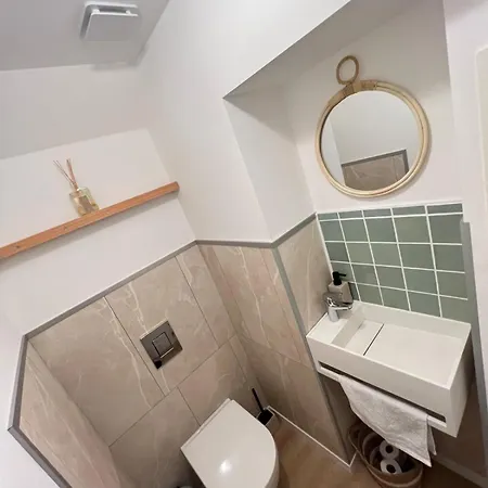 La Parenthese Gemmoise Avec Jacuzzi Privatif Apartment Sainte-Gemme-sur-Loire